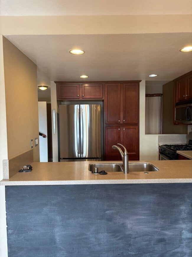 Building Photo - All Upgraded Townhome In Cherokee Canyon Gated Complex