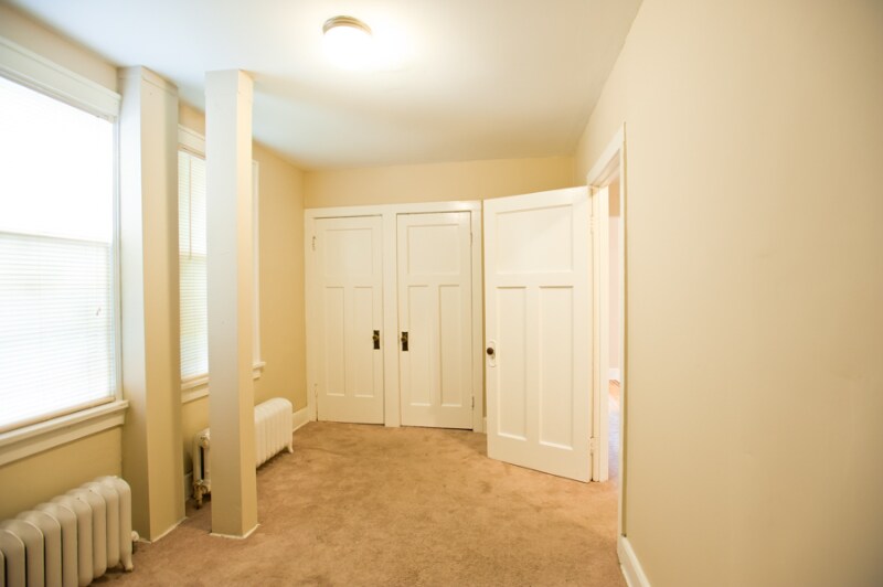 Building Photo - 1603 N Van Buren St