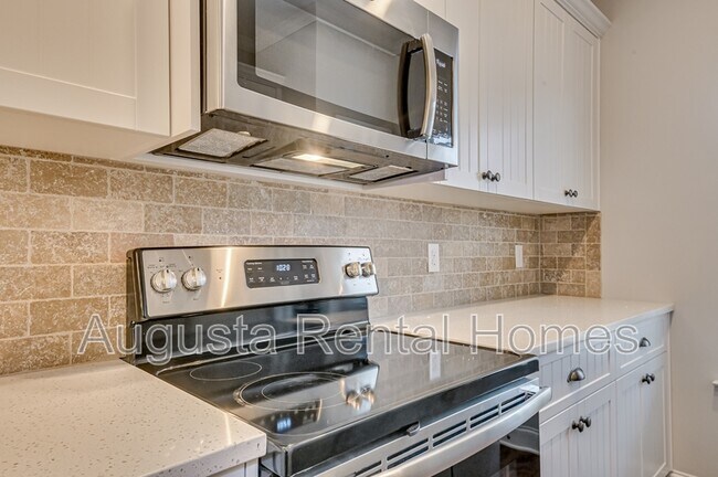 Building Photo - 5352 Nikki Way