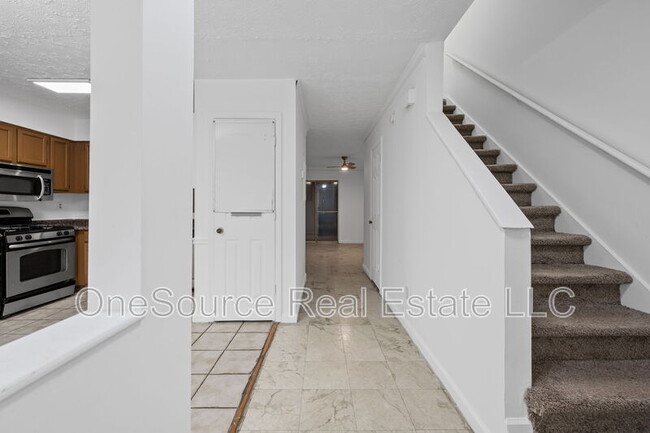 Building Photo - 1086 Huntington Ter SE