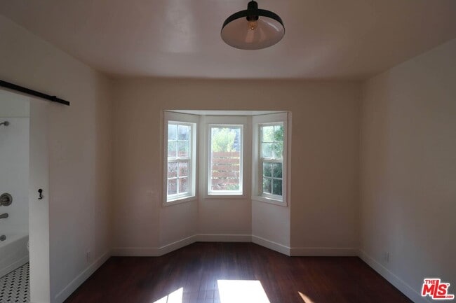 Building Photo - 363 N Ave 57