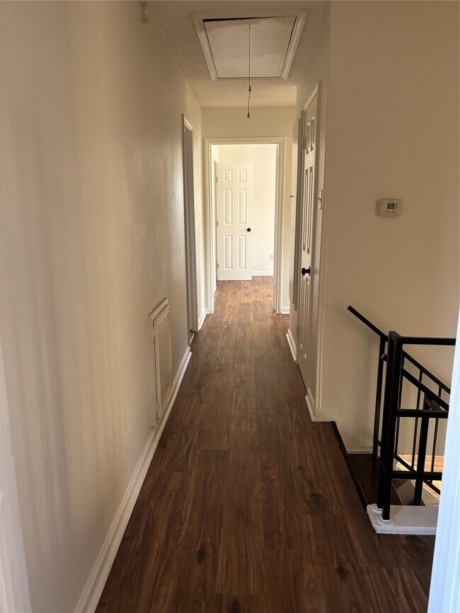 Building Photo - 4322 Woodmont Dr