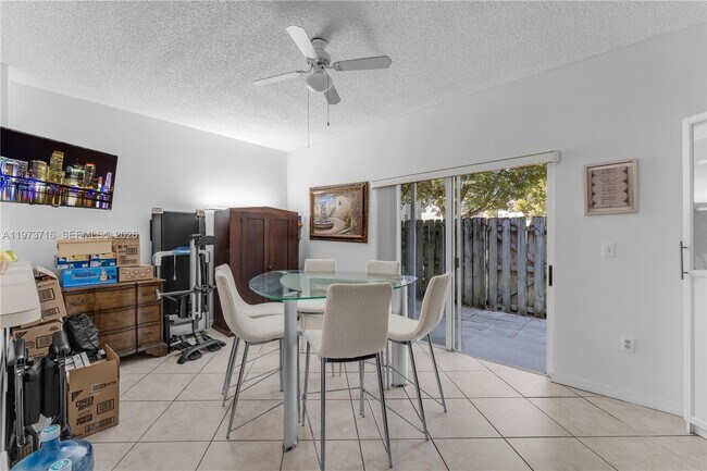 Building Photo - 2245 SE 25th Ave