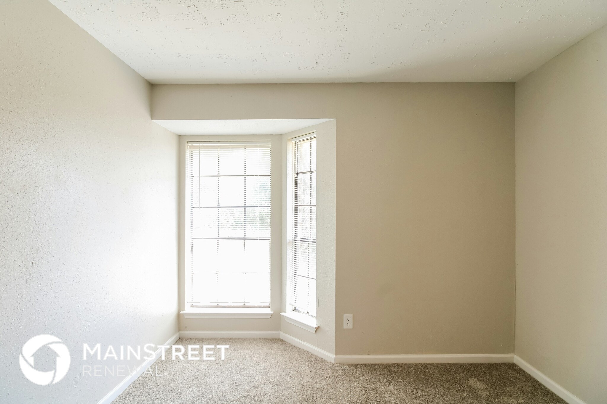 Building Photo - 12418 Meadow Briar Dr