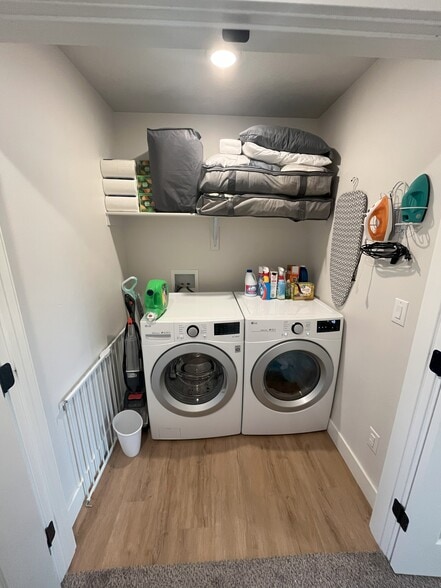 Laundry Room - 525 W Caroles Way