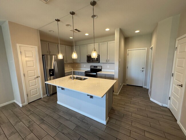 Building Photo - Unique opportunity! 3 bedrooms & 2.5 baths...