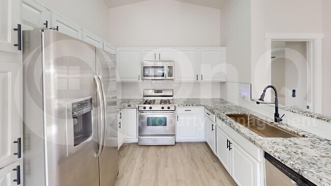 Building Photo - 1826 W Holland Dr