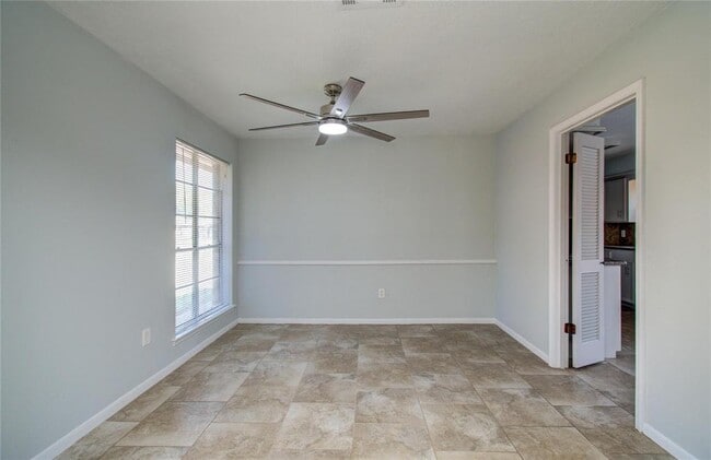 Building Photo - 3605 Kingsway Dr