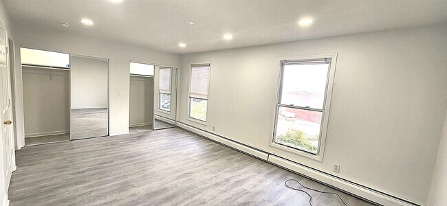 Building Photo - 708 Garfield Ave