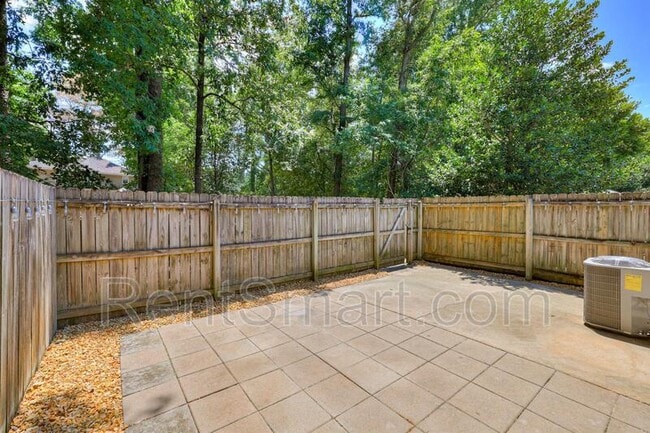 Building Photo - 4760 Brookwood Dr