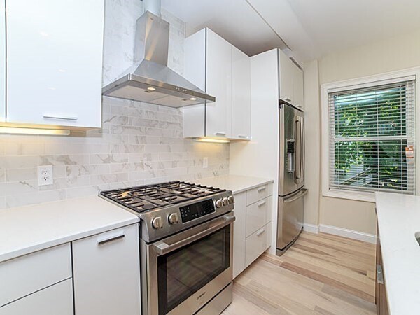 Building Photo - 189 I St