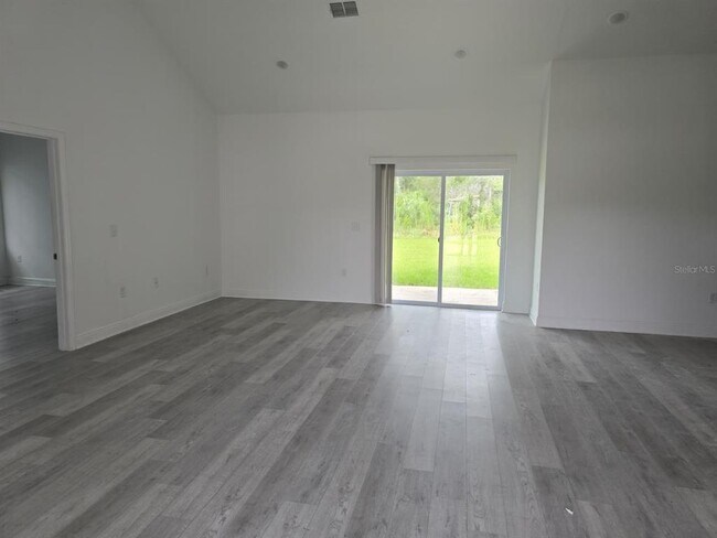 Building Photo - 2776 SW 142nd Ln