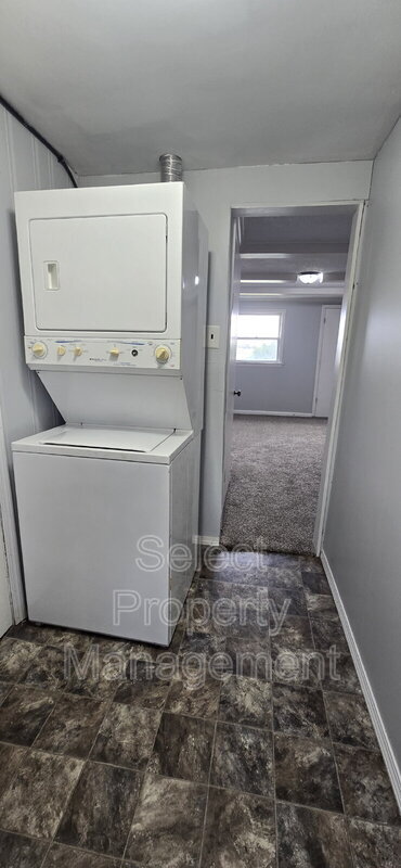 Building Photo - 7233 Adams Ctr Rd