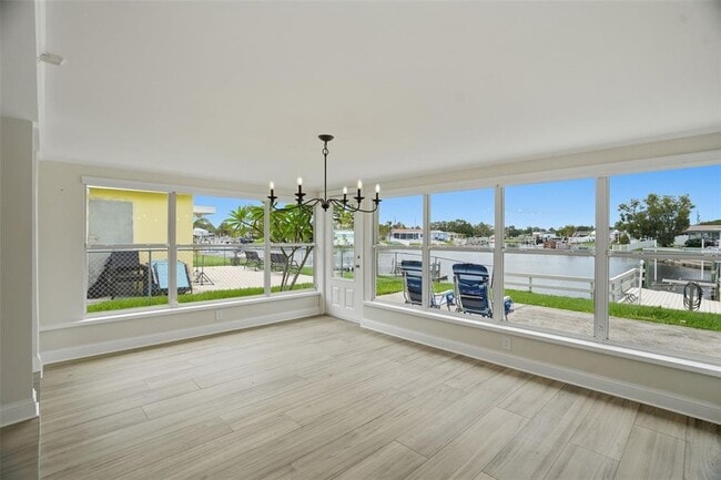 Building Photo - 4436 Floramar Terrace