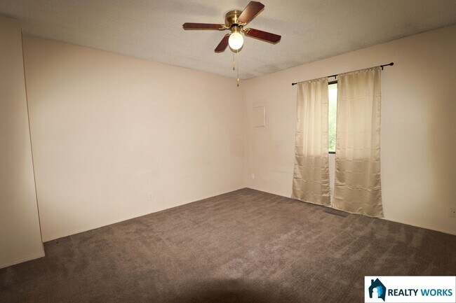 Building Photo - 3920 Sweetbriar Ln