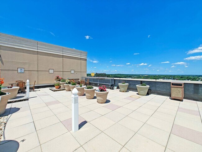 Building Photo - 33 Lecount Pl