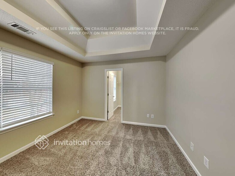 Building Photo - 1923 Tulip Petal Rd