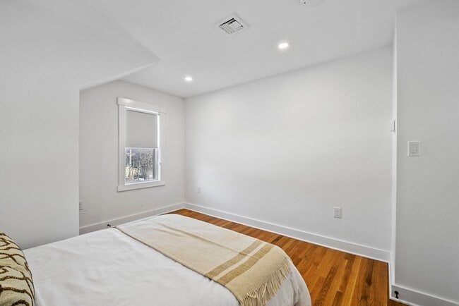 Building Photo - 9 Park St