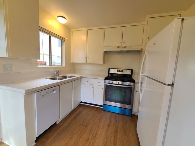 Building Photo - Taylor St-25258