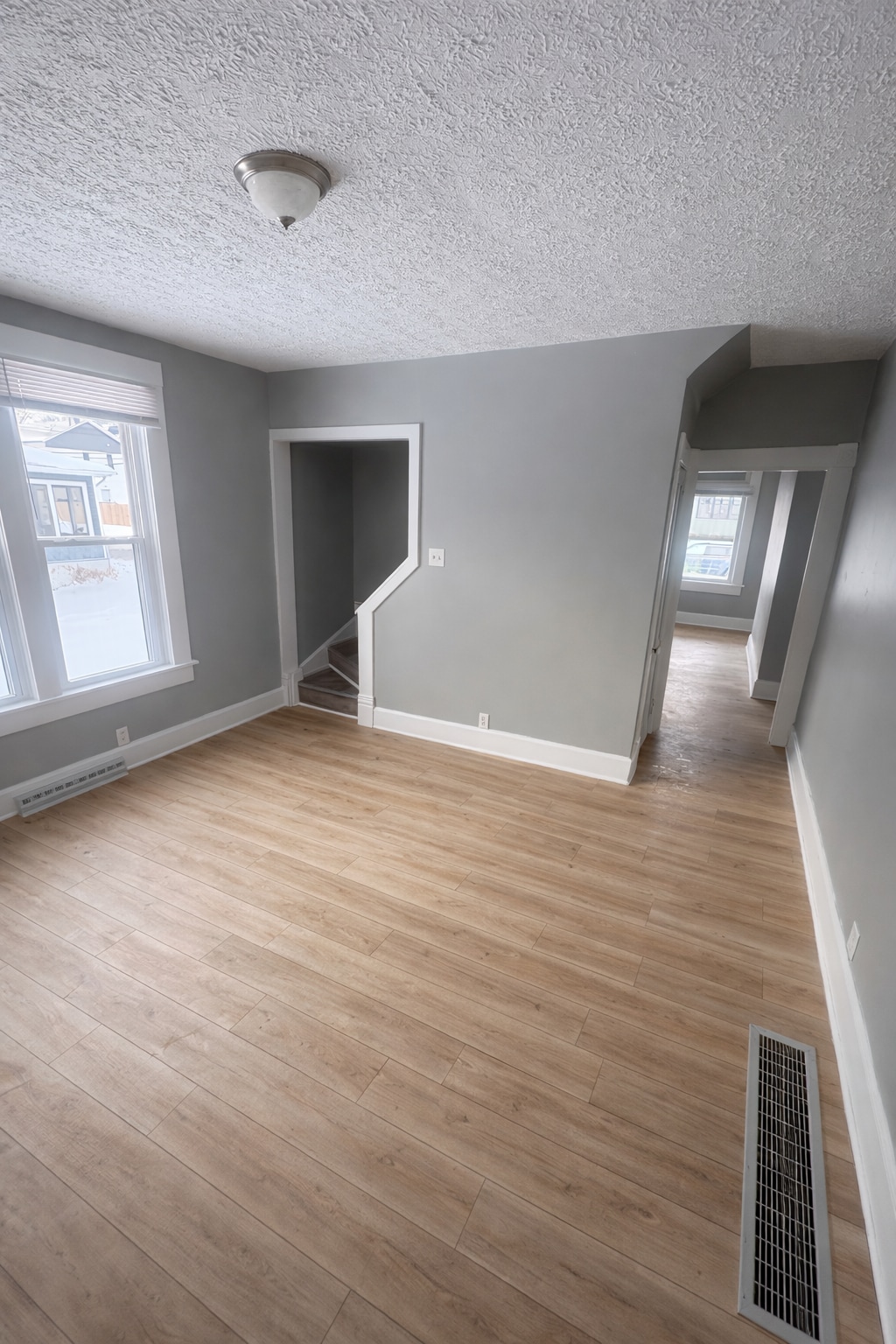 Living area 2 - 1283 E Fulton St