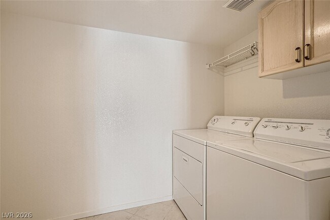 Building Photo - 7700 Almeria St