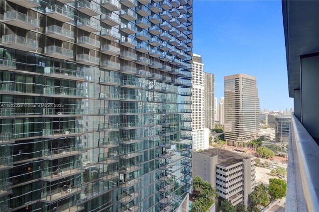 Building Photo - 801 S Miami Ave