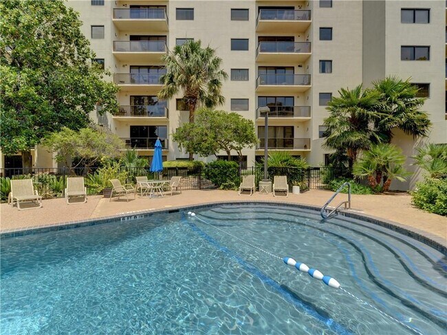 Building Photo - 40 N Interstate Hwy 35