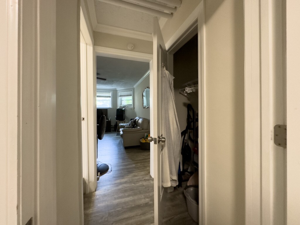 Building Photo - 325 Kedzie St