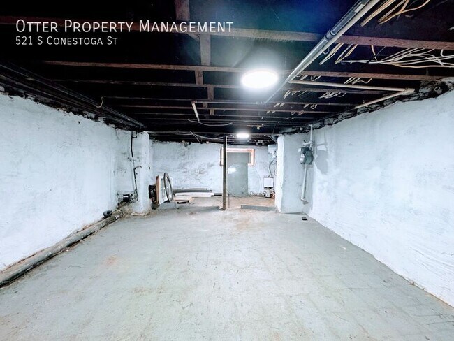 Building Photo - 521 S Conestoga St