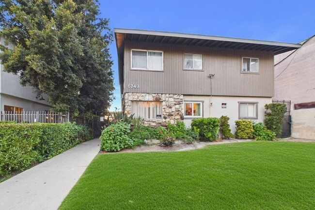 Building Photo - 6743 Whitsett Avenue