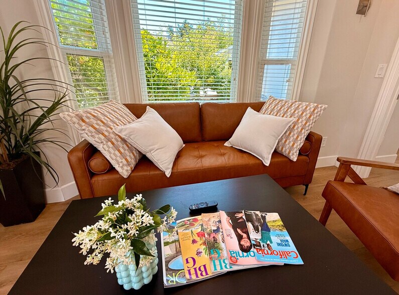 Building Photo - 10699 Larry Way