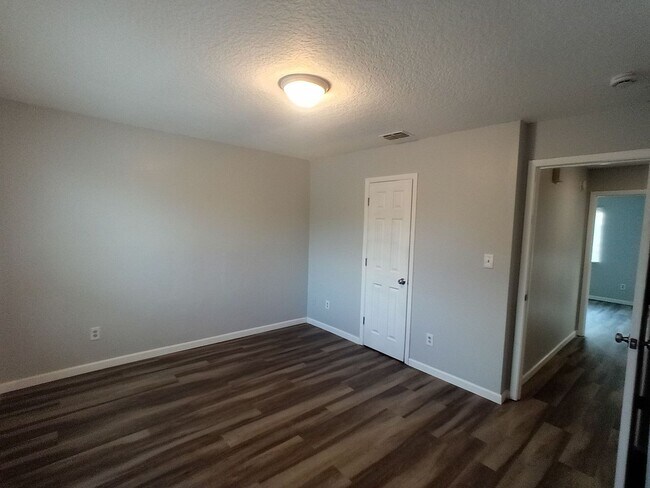 Building Photo - Pepperdine Place