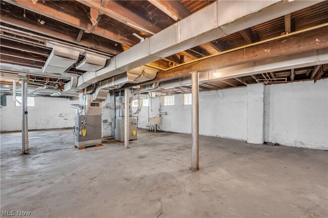 Building Photo - 10106 Greenview Ave