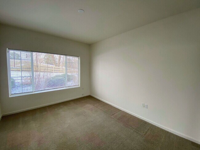 Building Photo - 8765 W Berry Ave