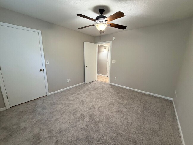 Building Photo - 1BR/1BA Timberlin Parc Luxury Condo