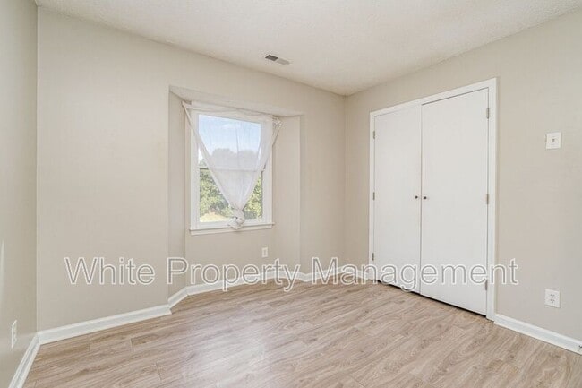 Building Photo - 6165 Meadow Rose Ln