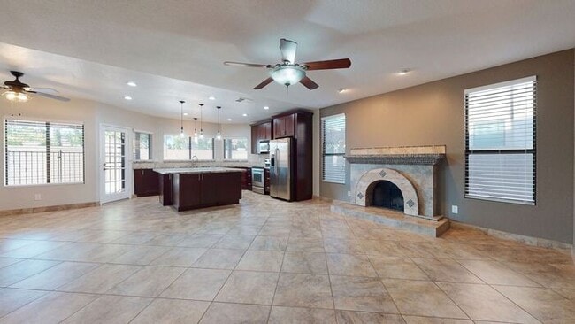 Building Photo - Very nice single level home