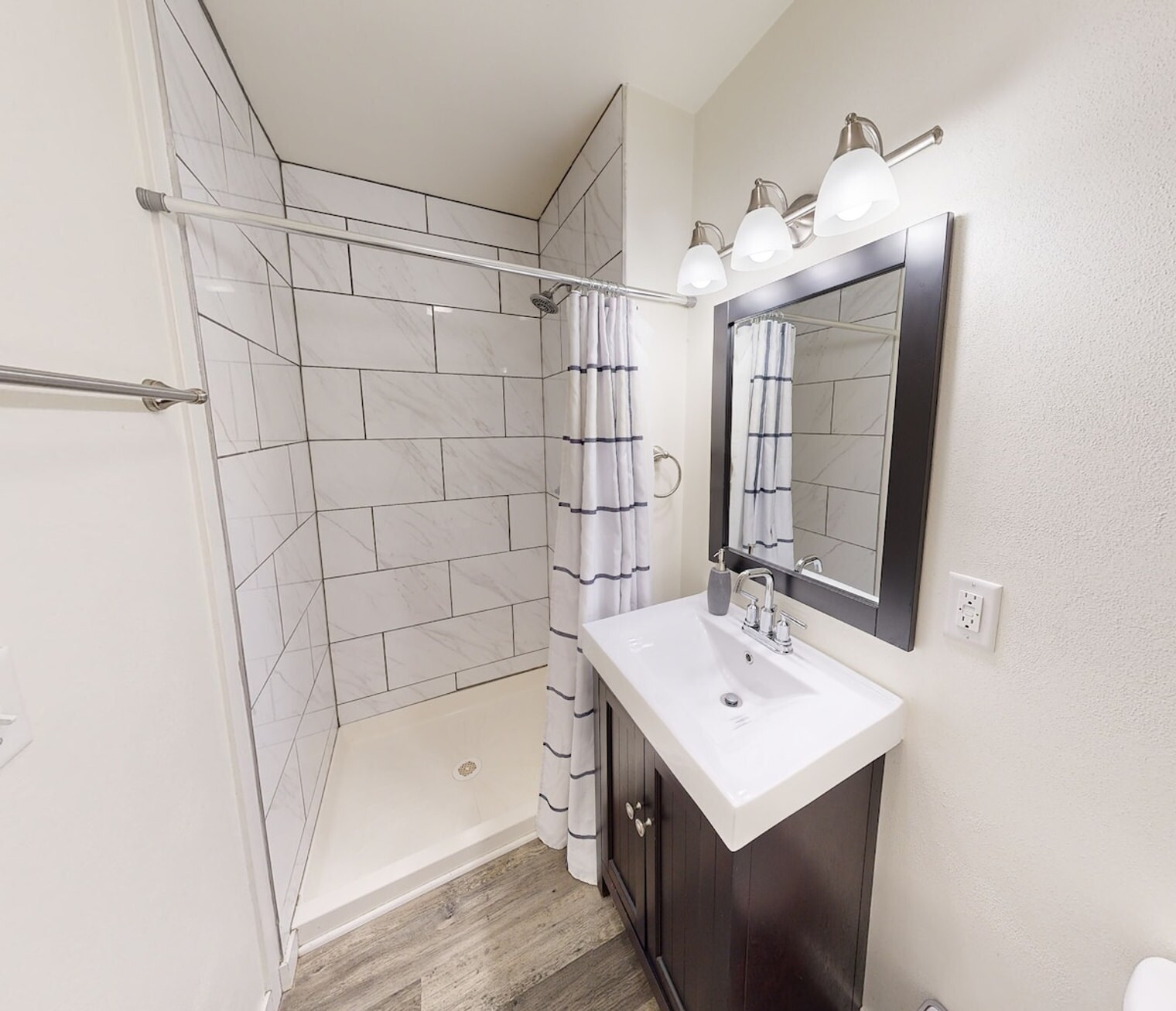 Building Photo - 502 N Main St