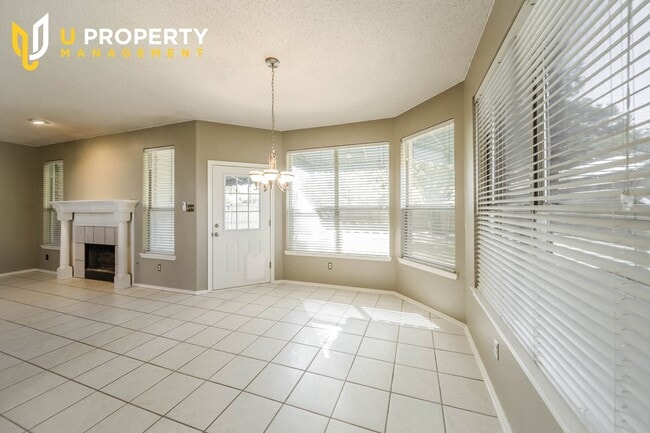 Building Photo - A Sweety Corner Home in Lewisville, Don't ...