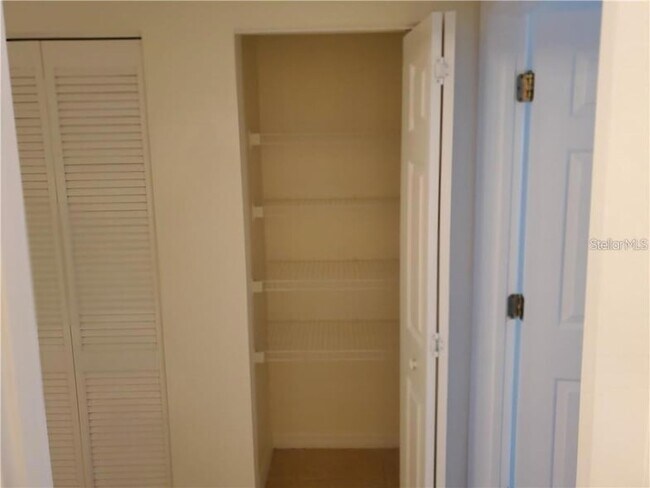 Building Photo - 1108 Apple Terrace