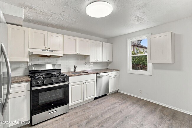 Building Photo - 1310 Summerfield Ave