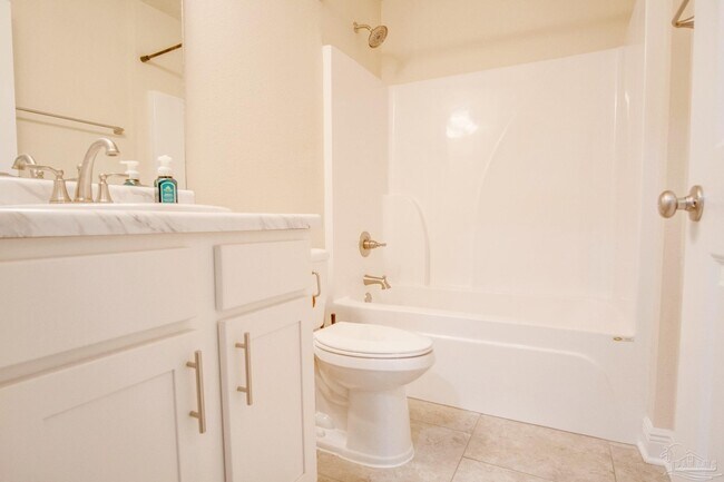 Building Photo - 8626 Walnut Ave