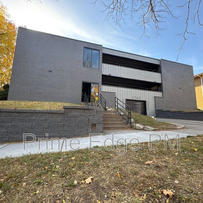 Building Photo - 2343 B St