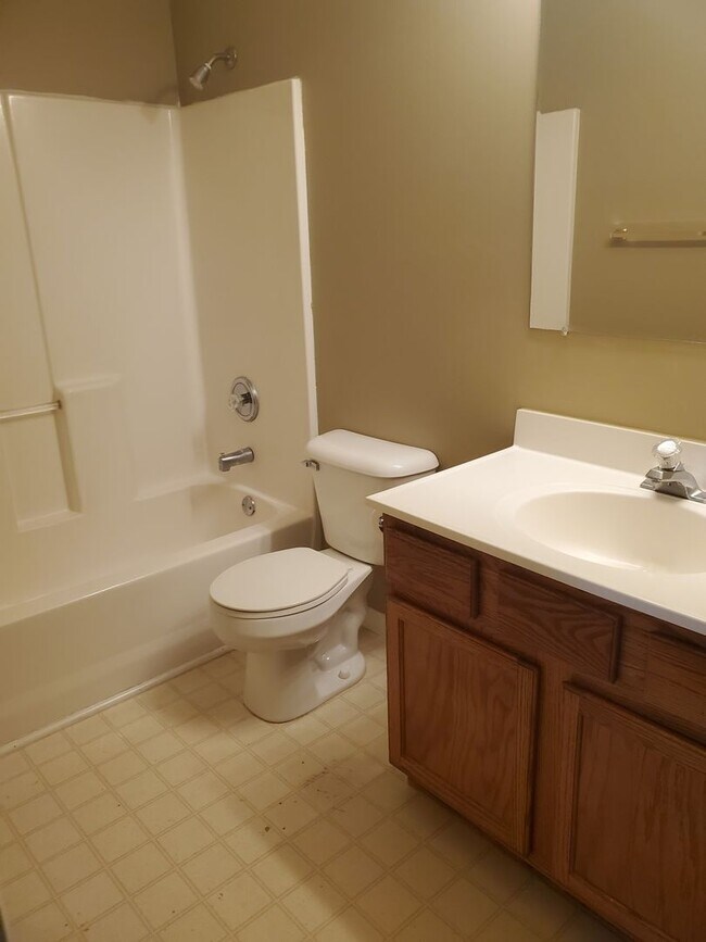 Building Photo - 114-116-116 Antelope Dr