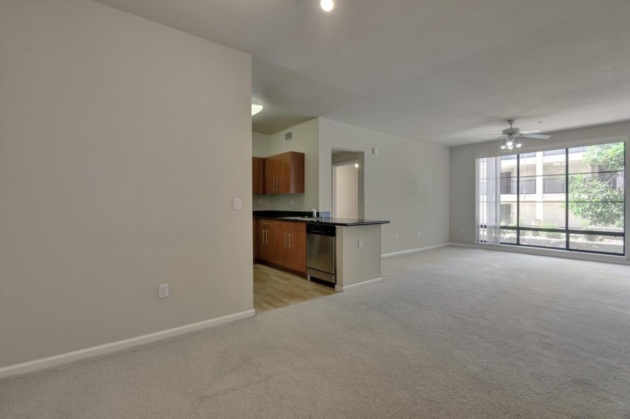 Building Photo - 1060 S 3rd St