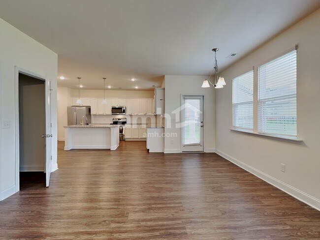 Building Photo - 203 Gregory Dr