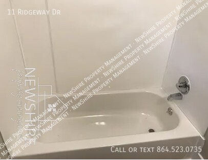 Building Photo - 11 Ridgeway Dr