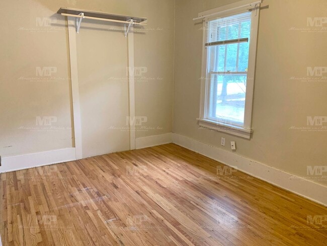 Building Photo - 645 S Loomis Ave