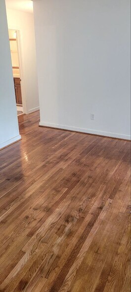 Building Photo - 412 Pagebrook Dr