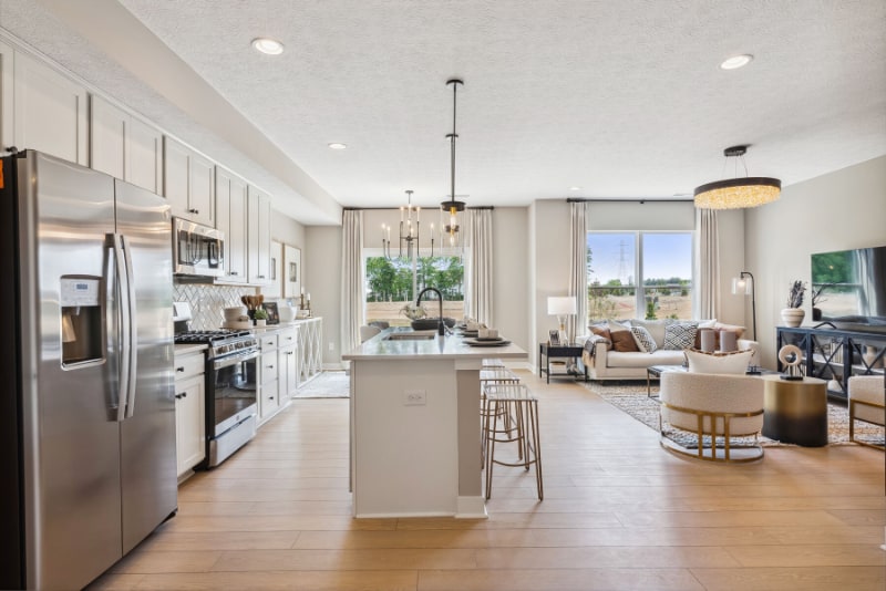 Primary Photo - 6385 Hamilton Woods Blvd S